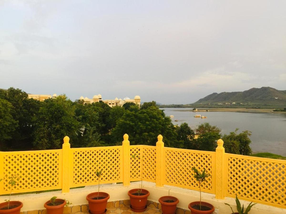 Отель Haveli Jai Durga At Pichola Lake Удайпур Экстерьер фото